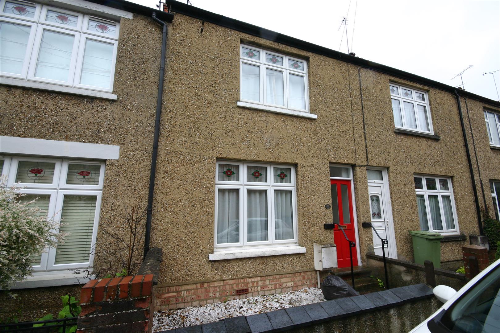 Excellent two bedroom terraced house close to the Stony Stratford Town Centre. The property is well cared for and comprises entrance hall, lounge, separate dining room, kitchen, cloakroom, bedroom 1 with a shower room, bedroom 2 and a bathroom. there is